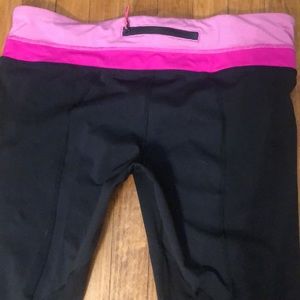 Lululemon Black Capris Leggings w/ Pink Waist Band SizeXS12